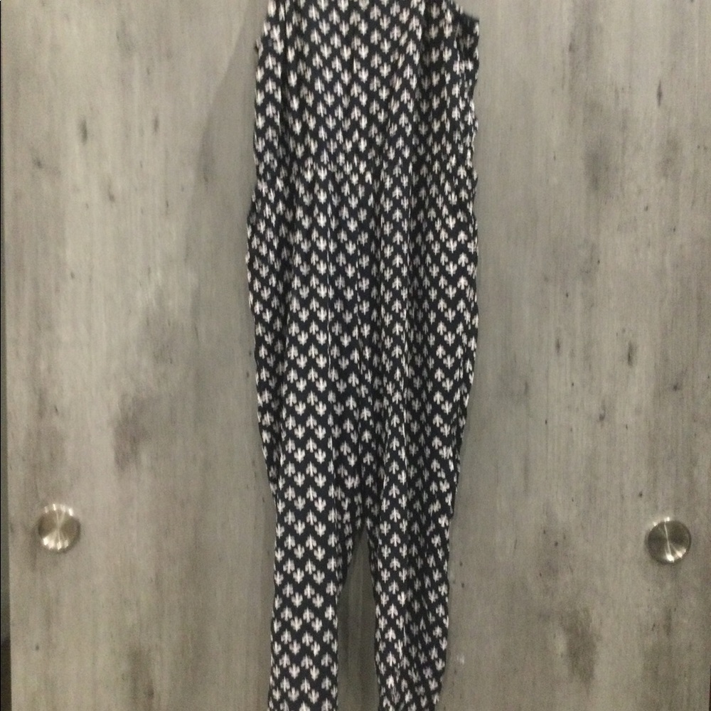 LUCKY BRAND JUMPSUIT SIZE ME SIDE POCKETS AND CUFFED